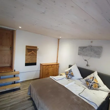 Grosse Reblaus - Wohnen Im Weinberg In Der Toskana Des Nordens Dom wakacyjny