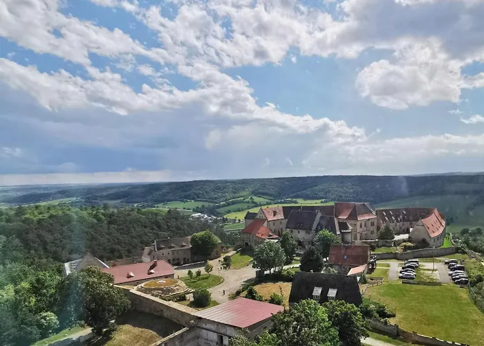 Grosse Reblaus - Wohnen Im Weinberg In Der Toskana Des Nordens Freyburg